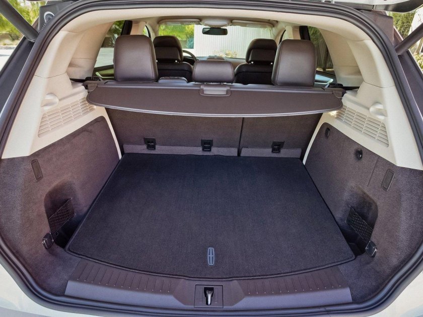 Lincoln Nautilus багажник