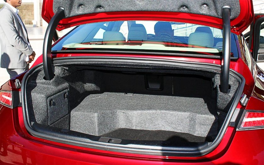 MKZ Lincoln багажник