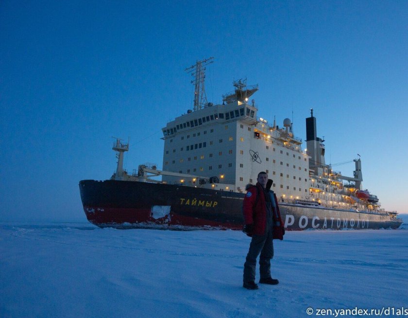 Ледокол Таймыр в Дудинке