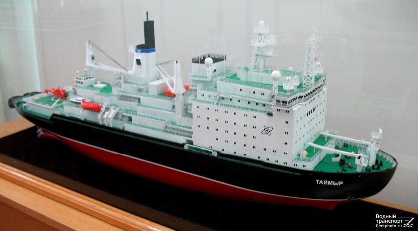 Таймыр судно