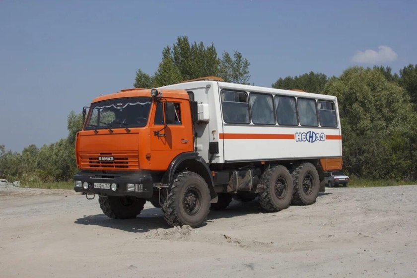 КАМАЗ НЕФАЗ 4208