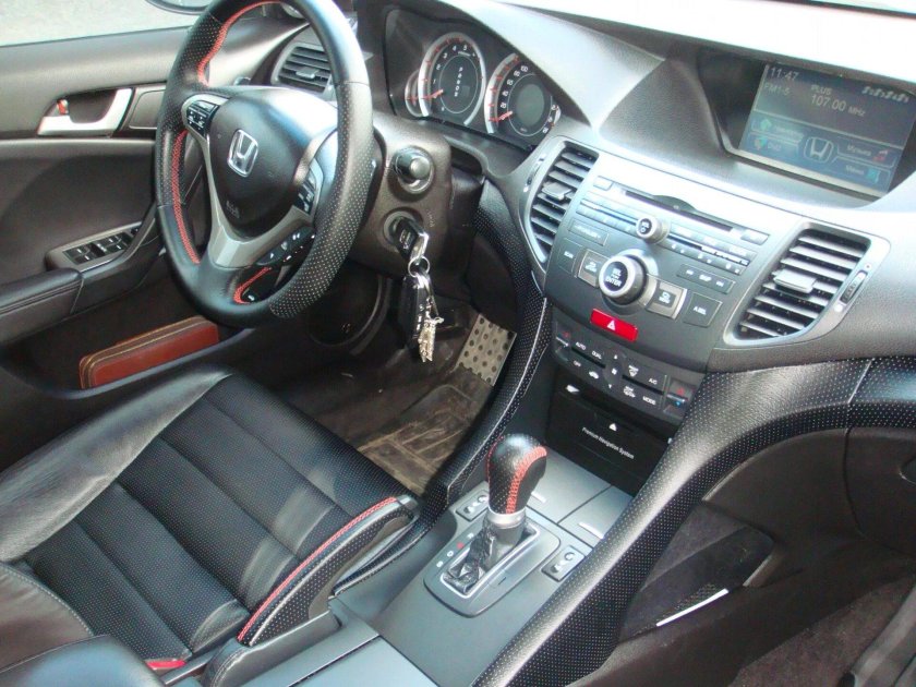 Honda acord 2008 Salon