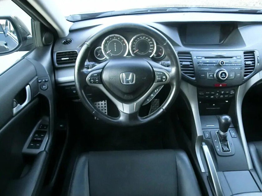 Салон Honda Accord 8 Type s