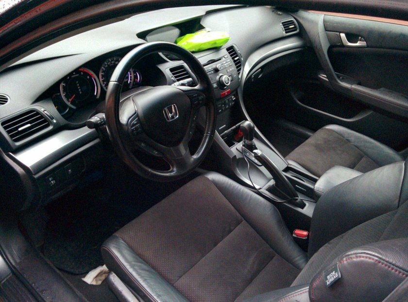 Honda acord 2008 Salon