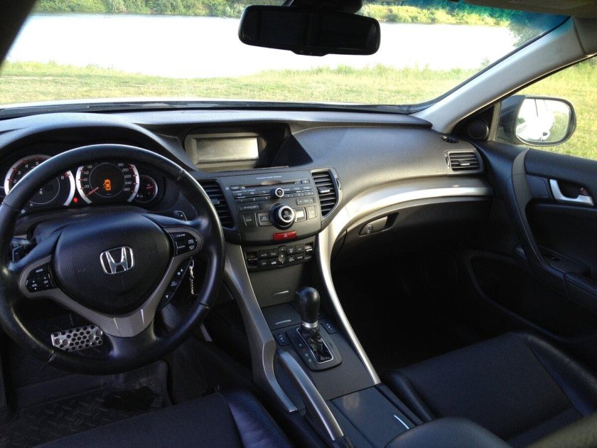 Honda Accord 8 Type s 2.4