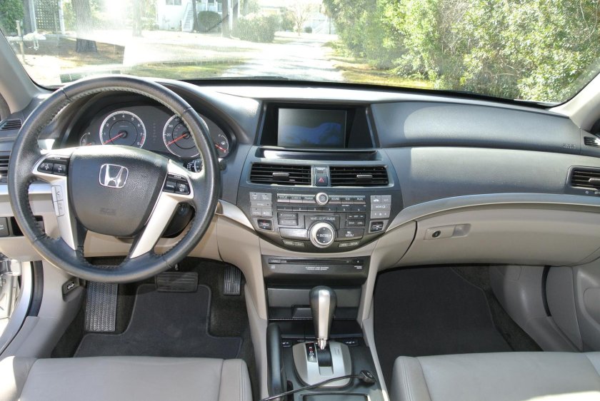 Honda Accord 2010 салон