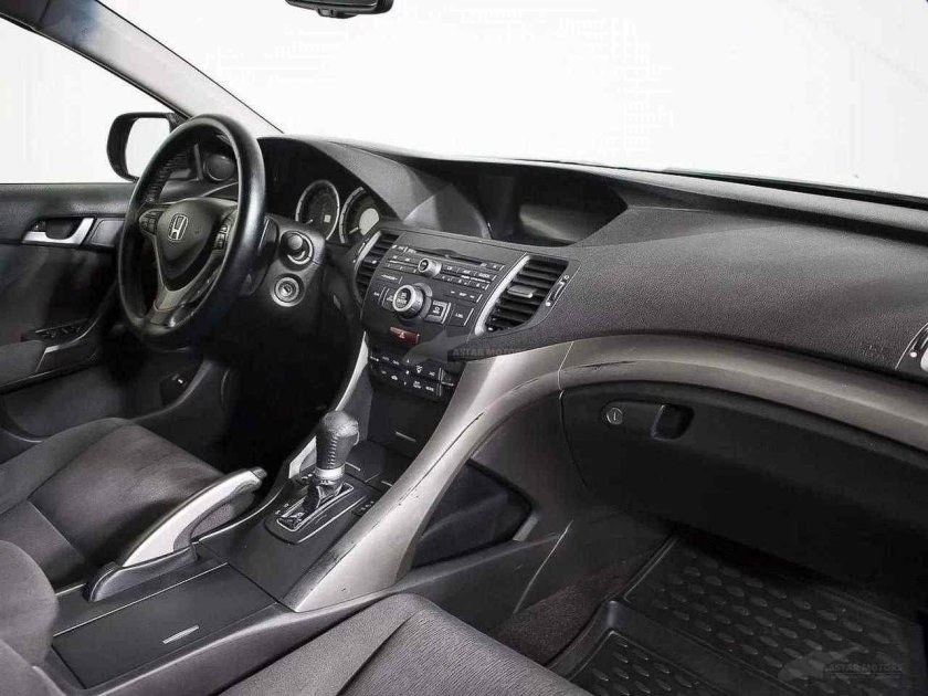 Мазда 3 седан бл салон