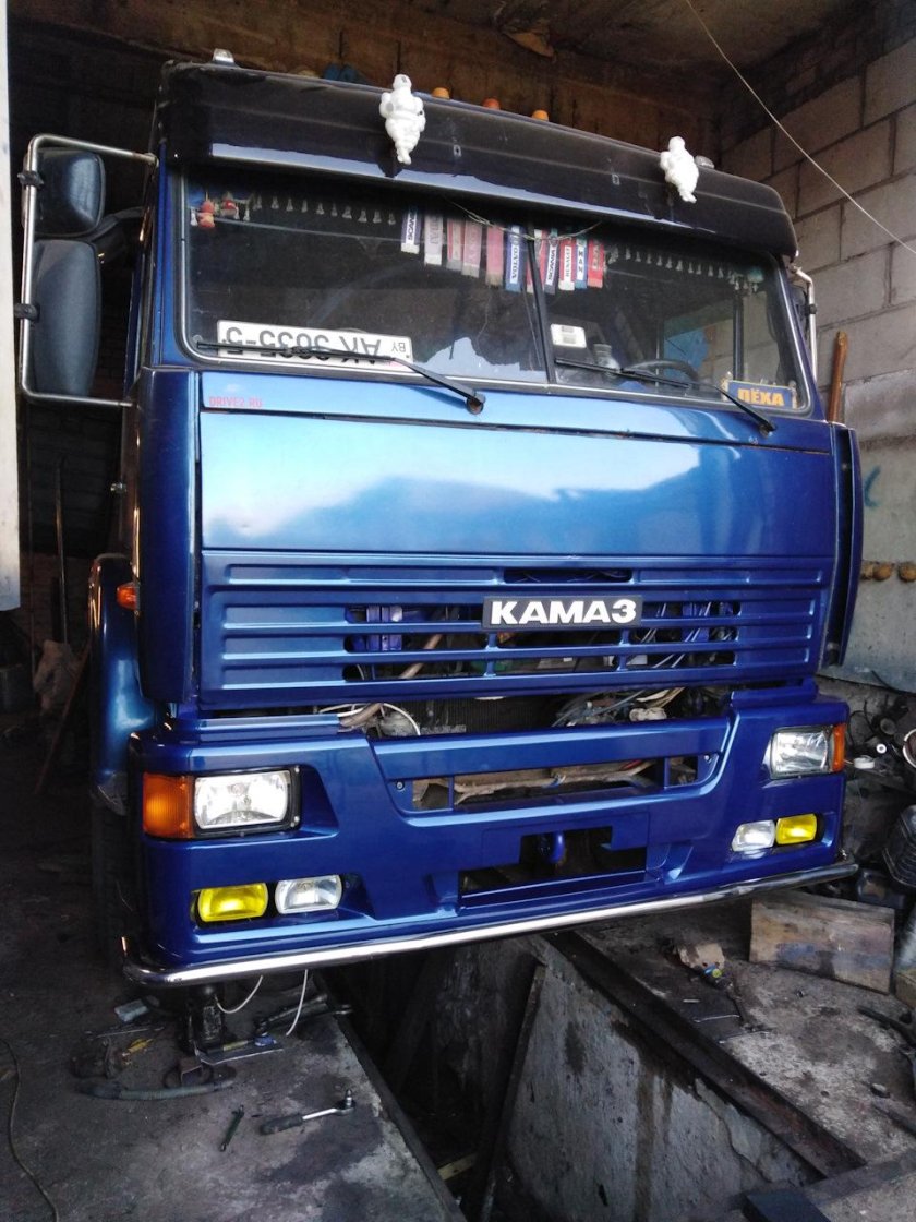 КАМАЗ 6520 без бампера