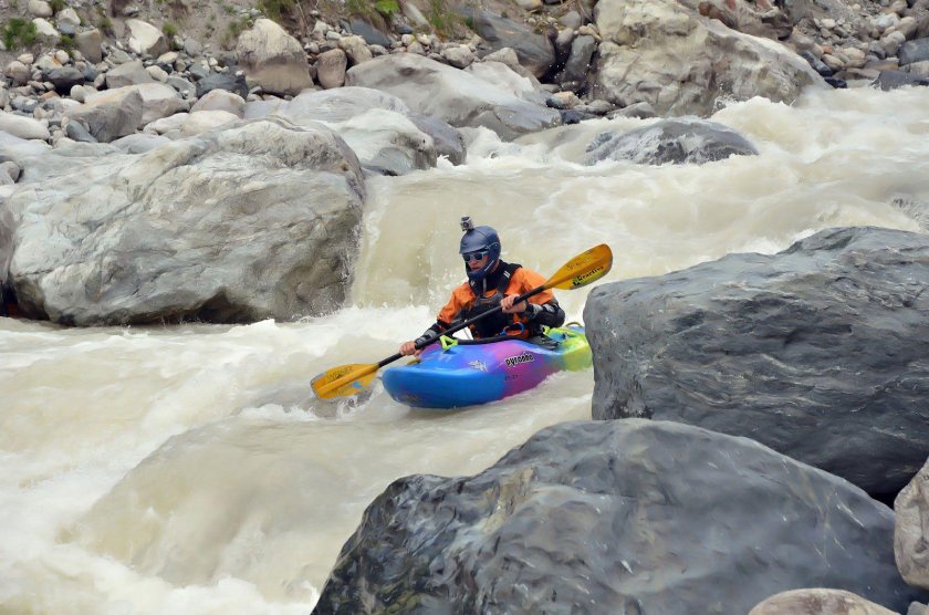 Спуск на байдарках по горным рекам