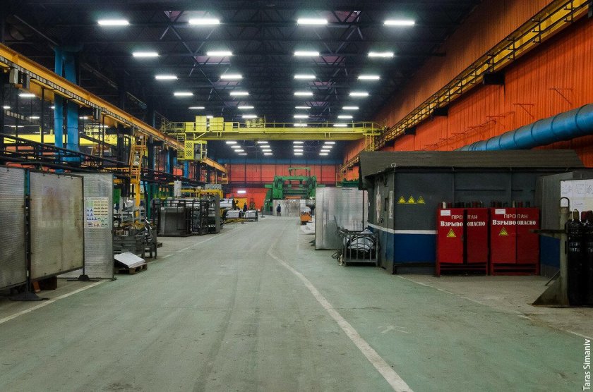 Завод где делают поезда