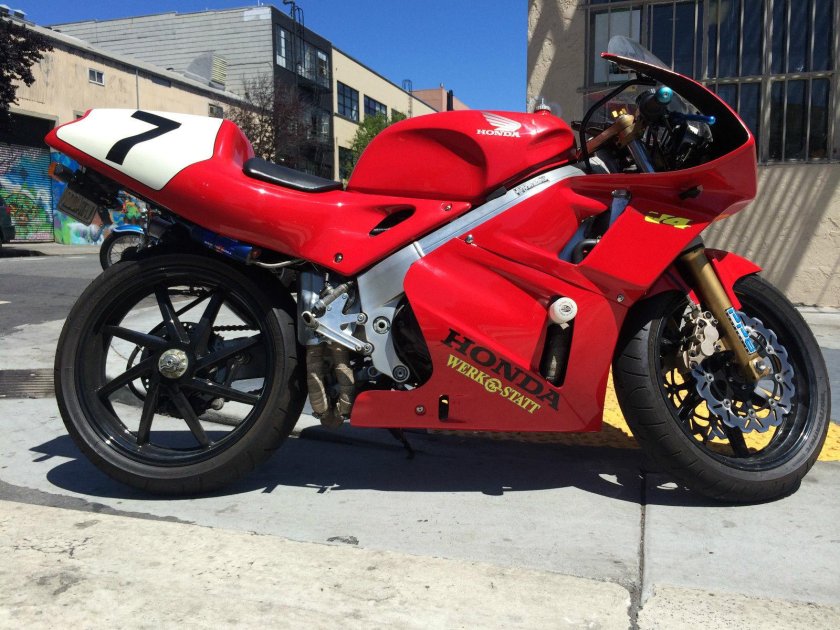 Мотоцикл VFR 400