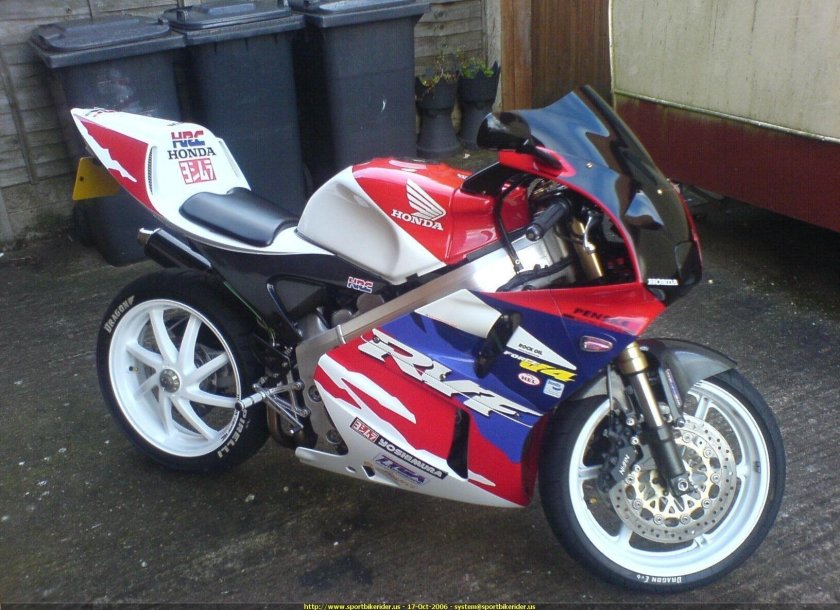 Honda RVF 400 nc35