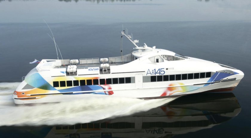 Рем Вяхирев теплоход