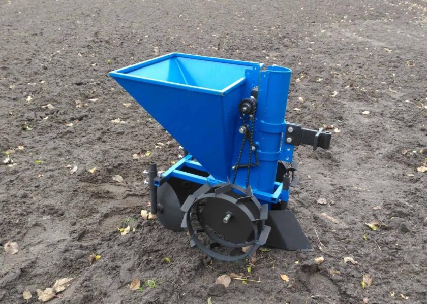 Картофелесажалка КСП-02