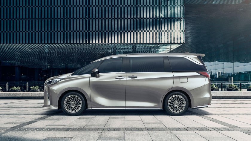 Лексус минивэн 2023