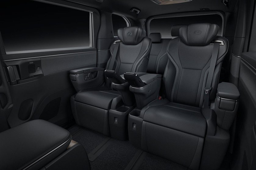 Lexus LM 2023 салон