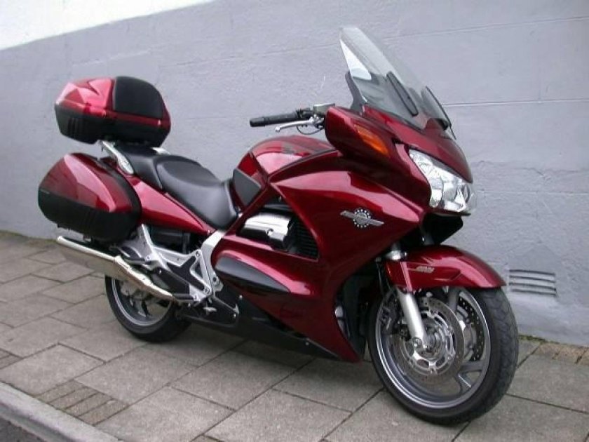 Honda st1300