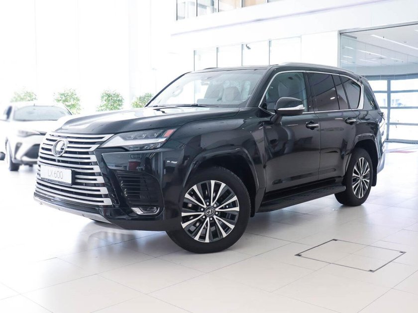 Лексус ЛХ 600 2023