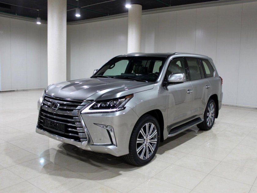 Lexus LX 570 серебристый