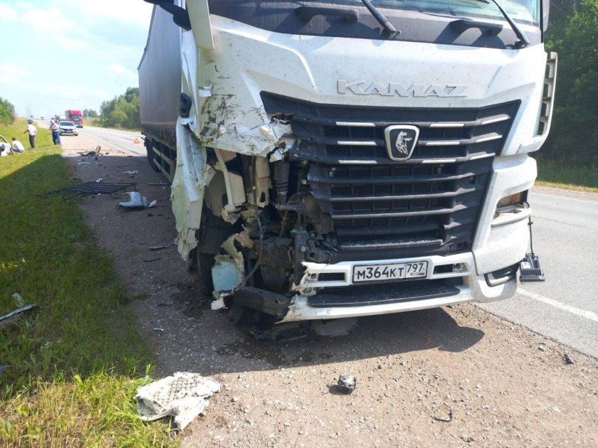 Сломанный КАМАЗ