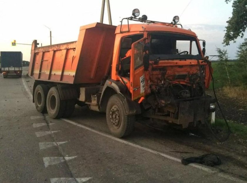 Сломанный КАМАЗ
