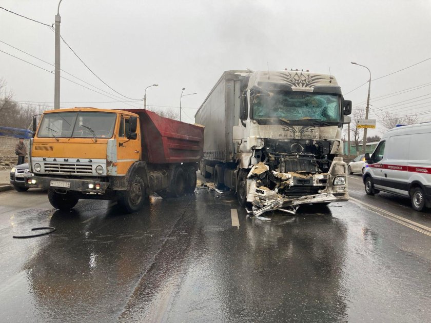 Авария КАМАЗ 6460
