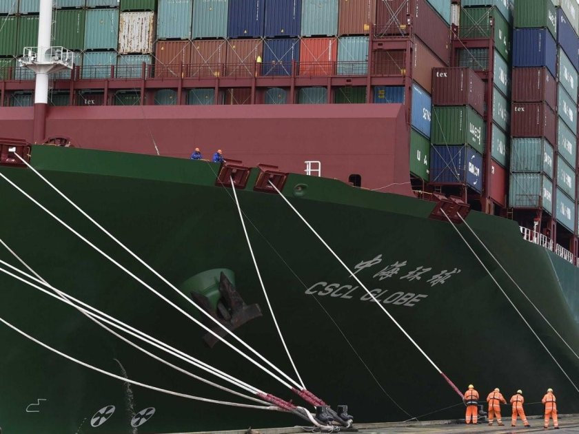 Самый большой контейнеровоз в мире