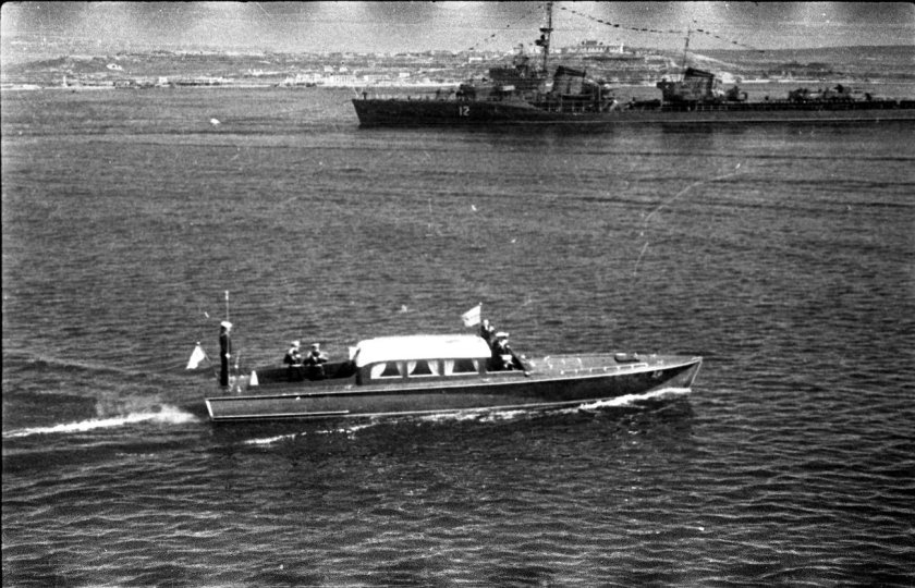 Рейдовый катер РК-369