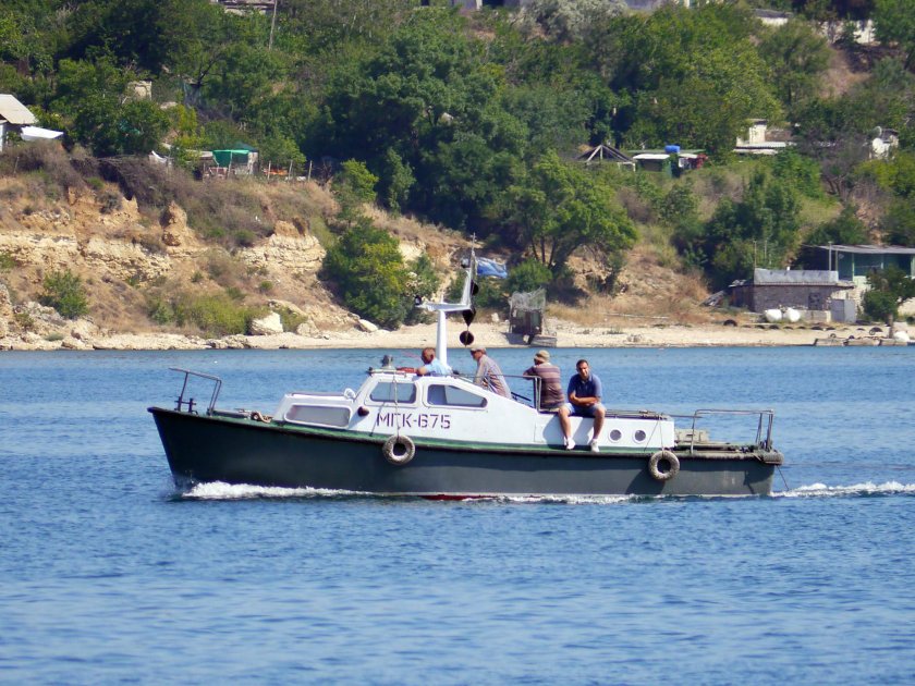 Малый гидрографический катер МГК-675
