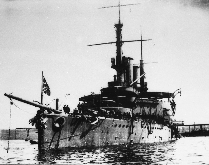 Эскадренный броненосец три святителя