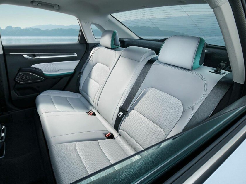 Geely Emgrand 2023 салон