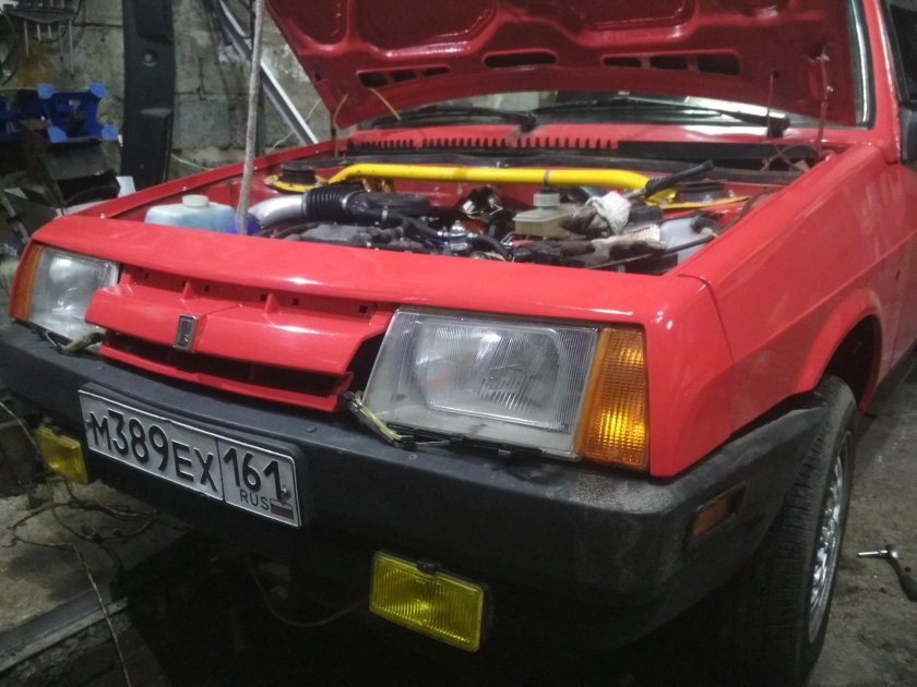 ВАЗ 2108 короткое крыло черная