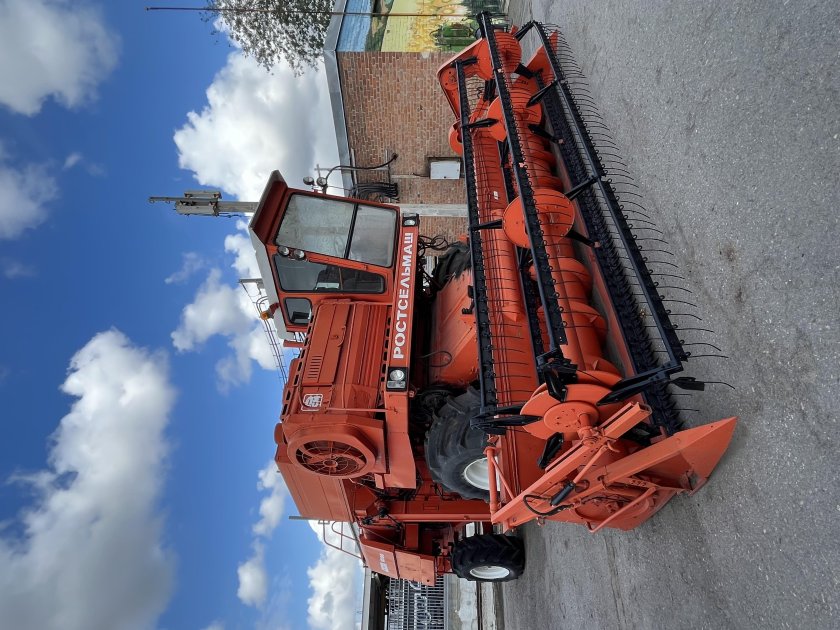 Комбайн Акрос