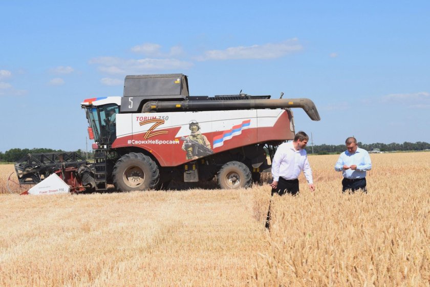 Уборка урожая комбайнами