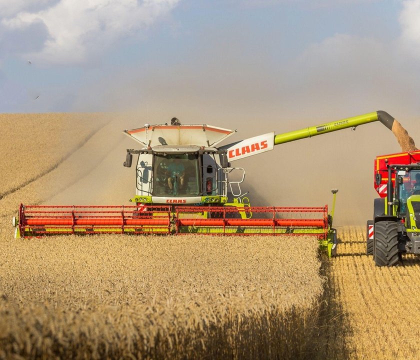 Комбайн для сбора пшеницы