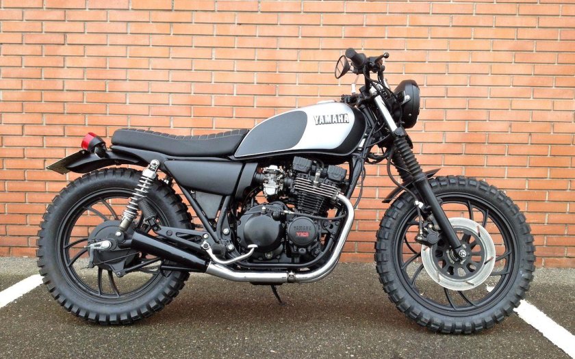 Yamaha XJ 400 Cafe Racer