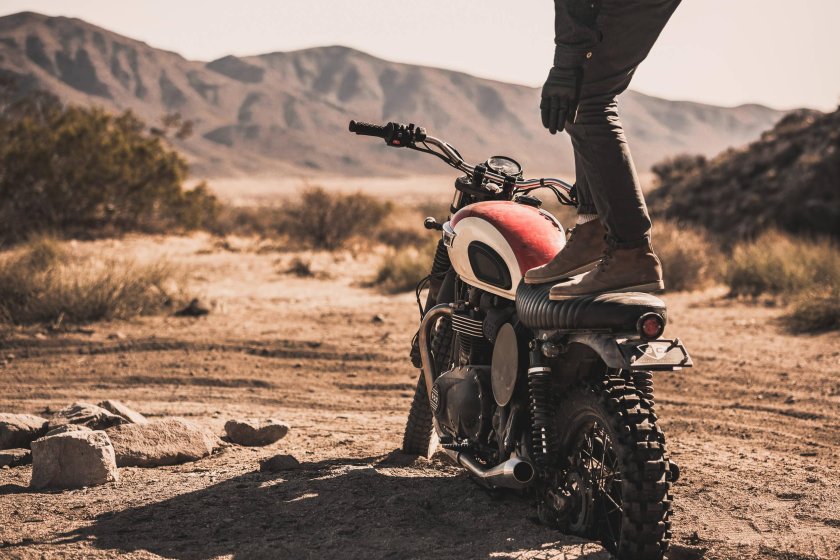 Scrambler на дороге