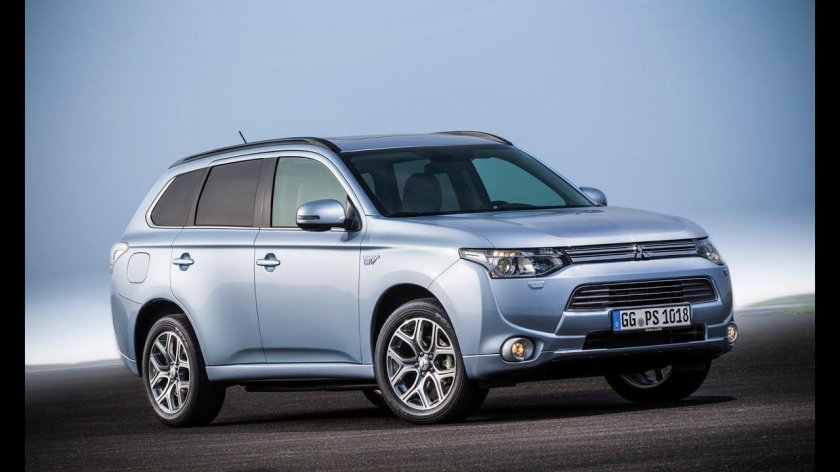 Mitsubishi Outlander PHEV 2013