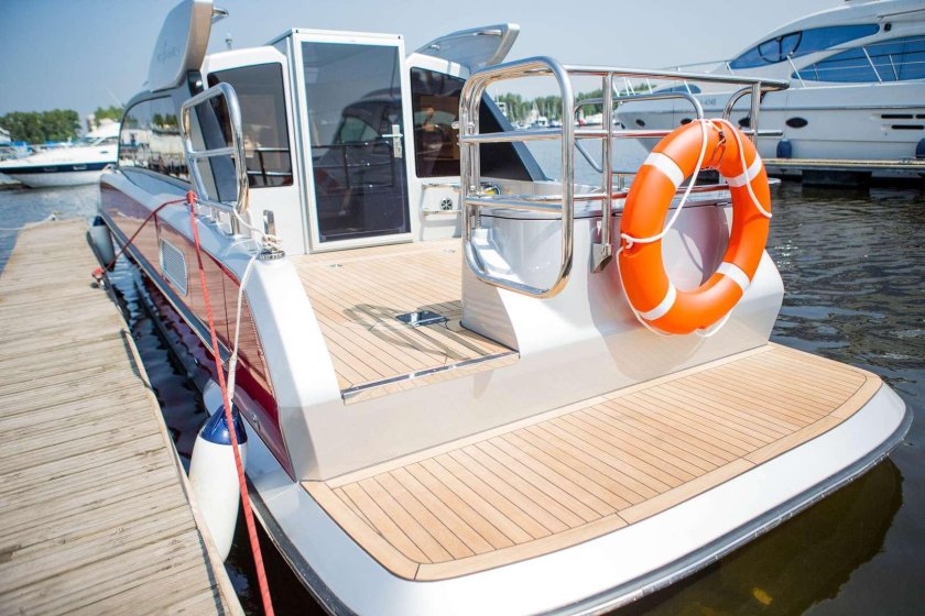 Катер Дельфин v2