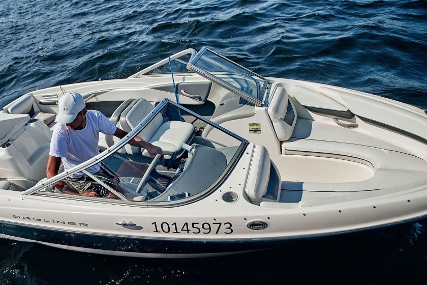 Катер Bayliner 185