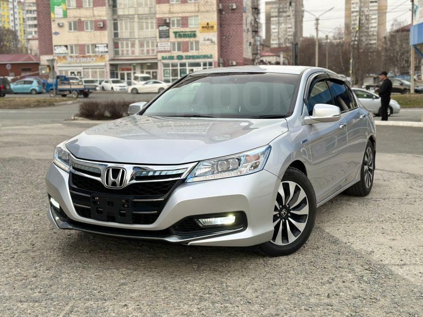 Хонда Аккорд золотистый