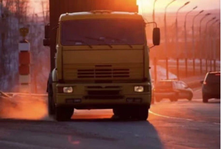 КАМАЗ на закате