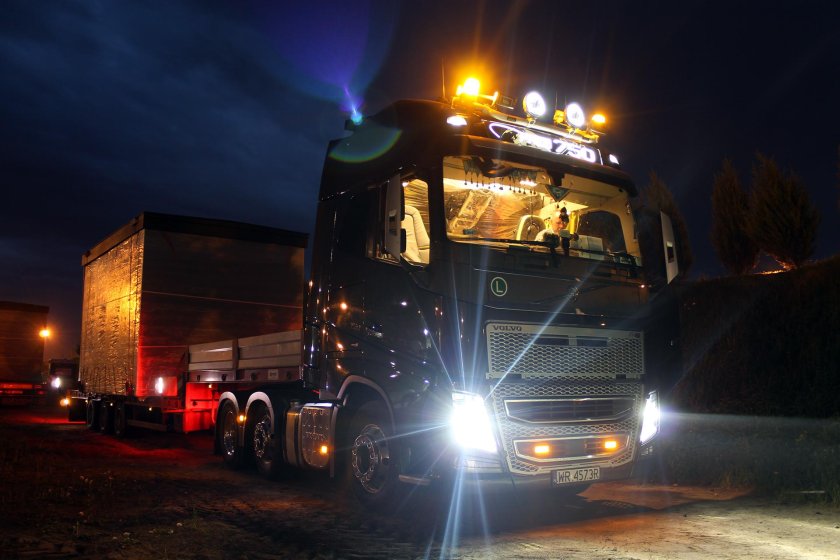 Вольво fh16 ночью