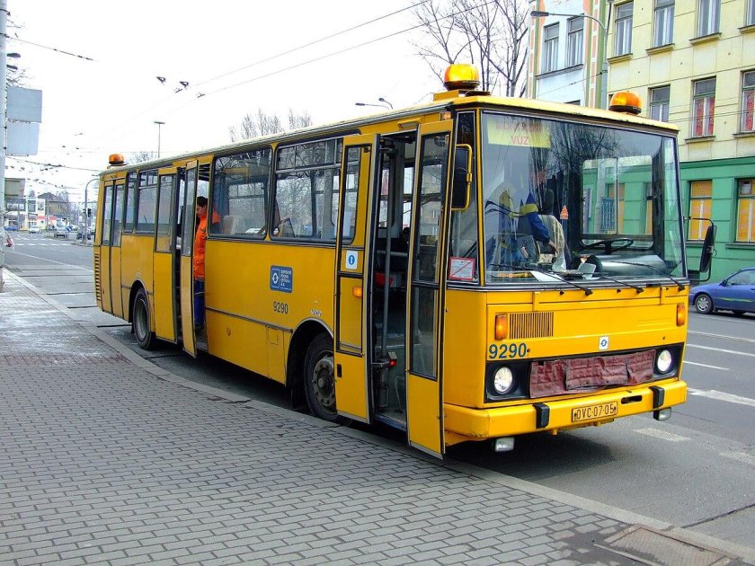 Кароса желто синий