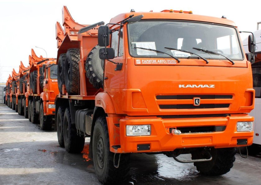 Трубоплетевоз КАМАЗ 43118
