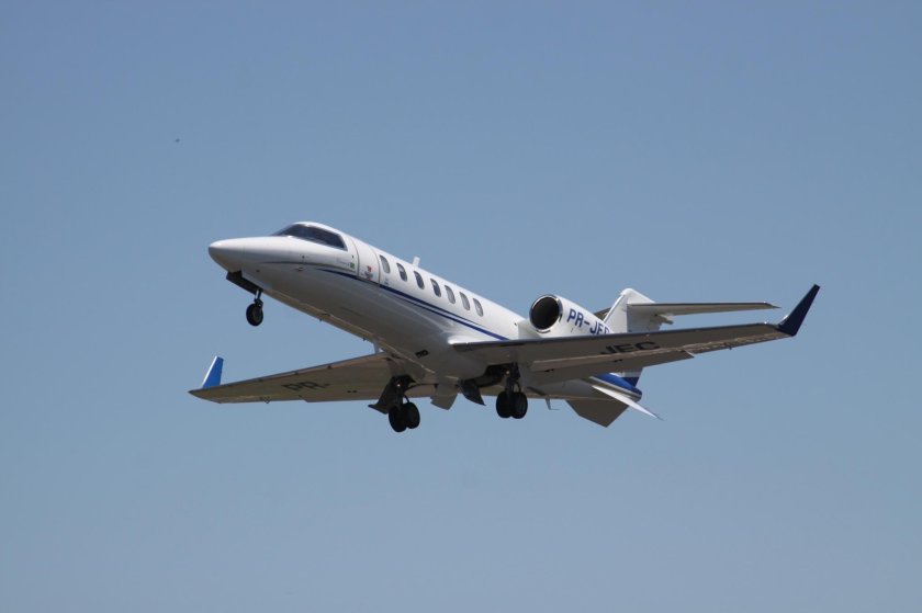 Learjet 40