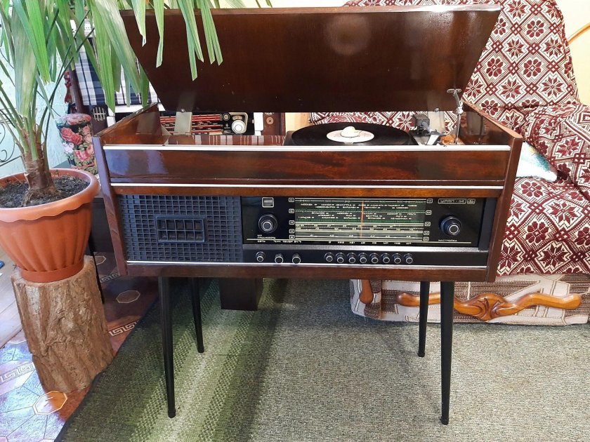 Радиола Урал 114