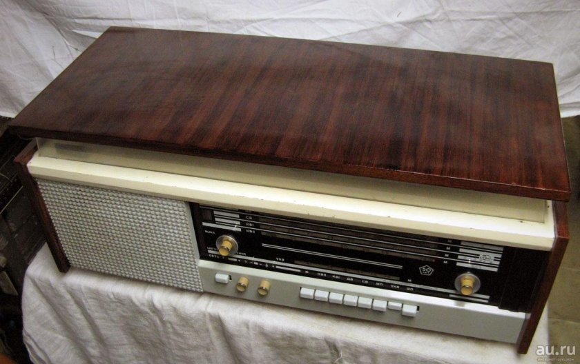 Радиола сетевая ламповая "Урал-1"