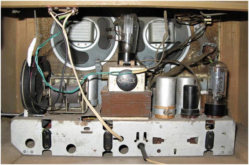 Ламповый приемник "Урал 57"