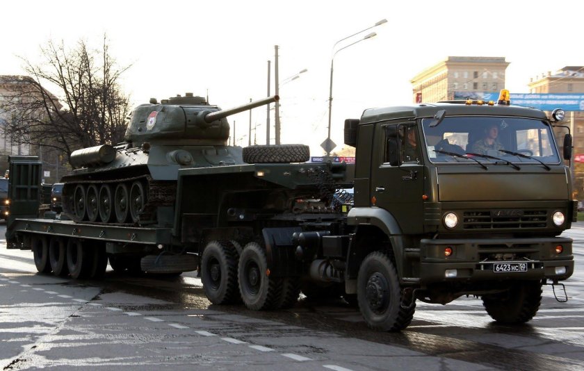 КАМАЗ 65225 военный тягач